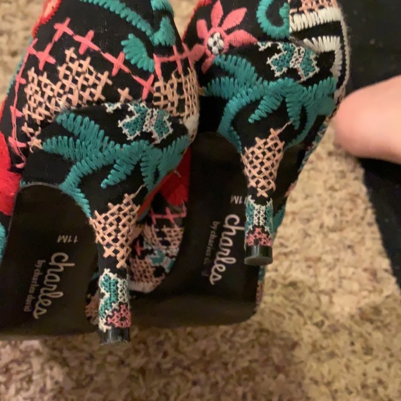 Charles by Charles David Addie multi floral 11 - Picture 4 of 8